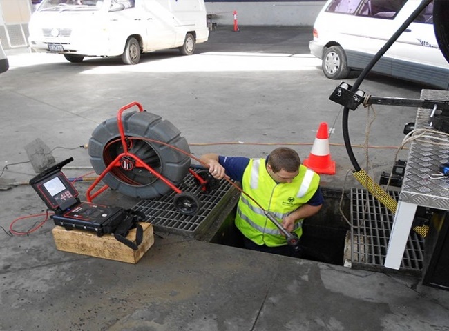 Thợ thông cống nghẹt TPHCM tiến hành xử lý nhanh chóng